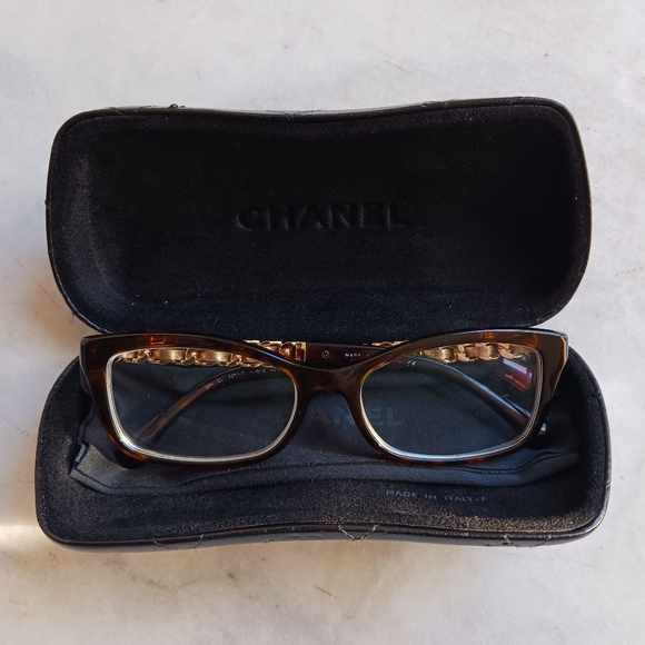 Chanel Frame+ Chanel Leather Case - Picture 2 of 14
